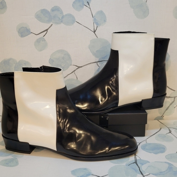 Roger Vivier Patent Leather Ankle Boot Size 36 Made in Italy. - Picture 8 of 9